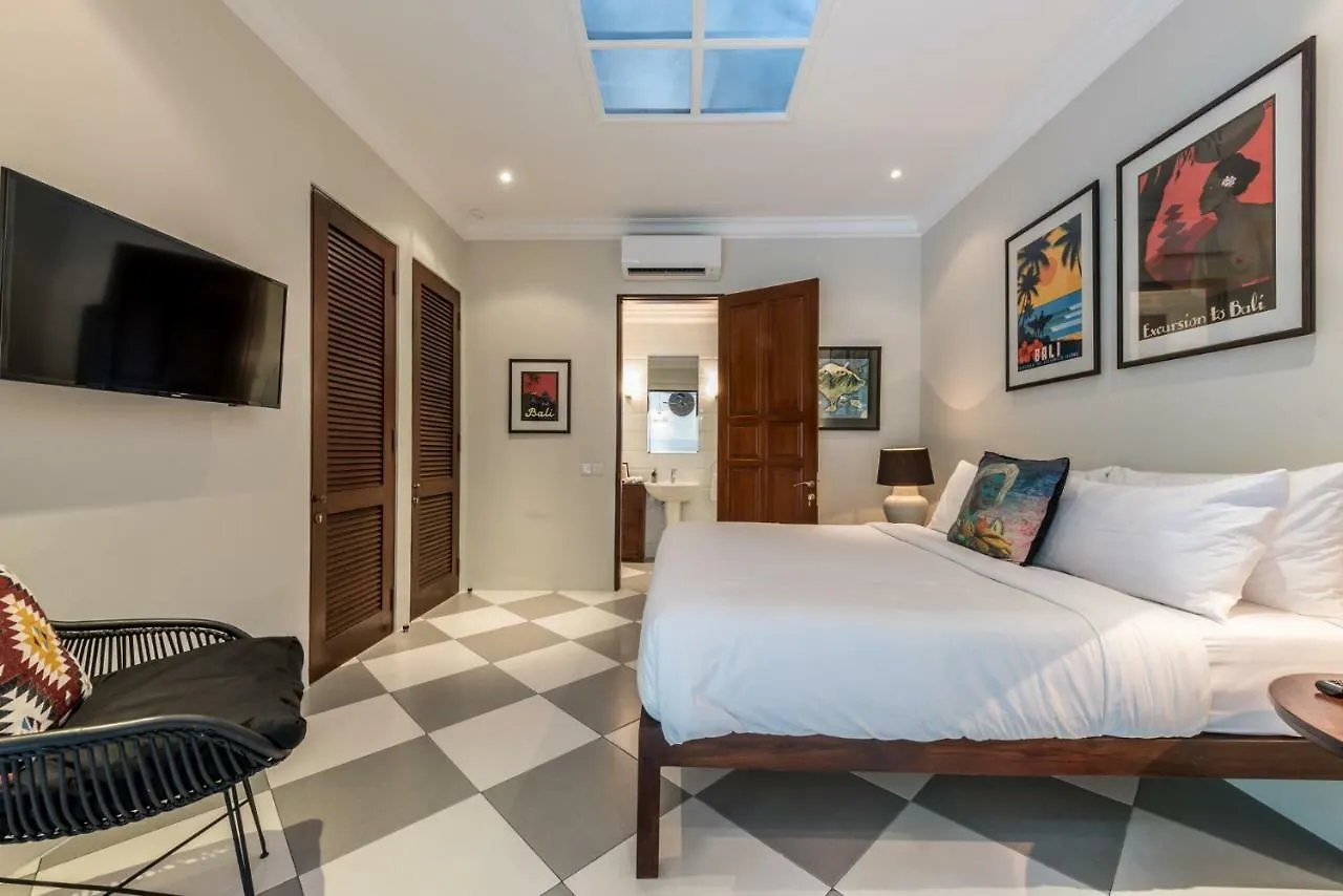 Central 3 Bedroom Villa Close To Seminyak Beach Indonesia