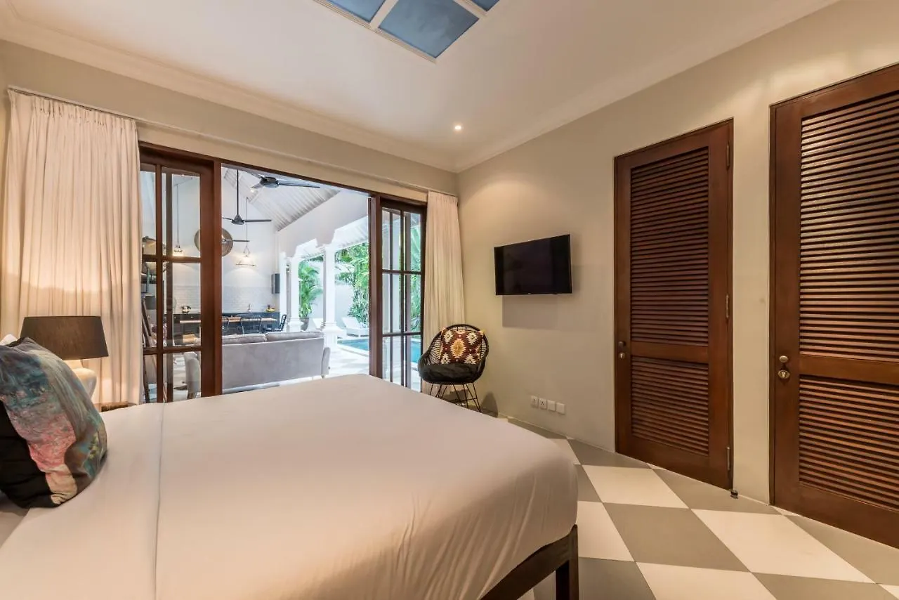 Central 3 Bedroom Villa Close To Seminyak Beach 0*,